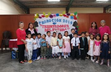 Graduación Colegio Toni Real Vicens (Trujillo)
