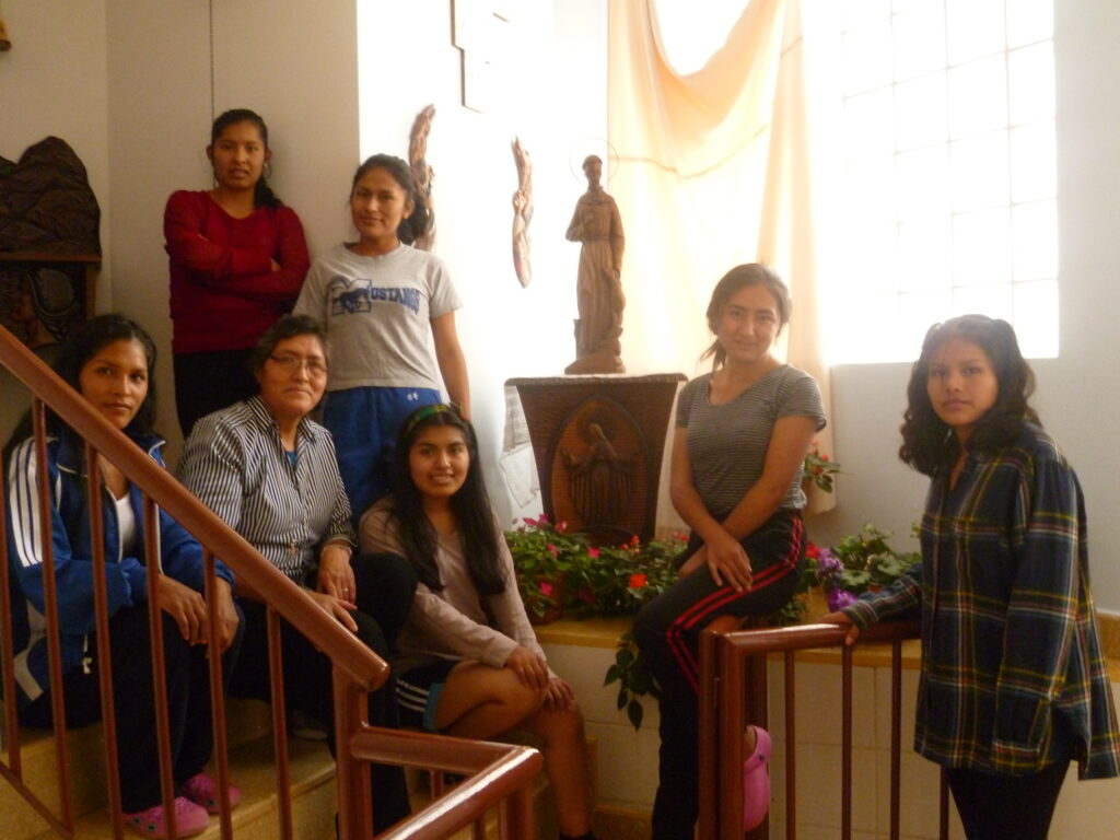 Residencia Universitaria “Madre de Misericordia” (Bolivia) Empoderando a las mujeres