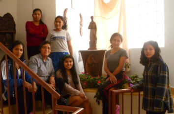 Residencia Universitaria “Madre de Misericordia” (Bolivia) Empoderando a las mujeres