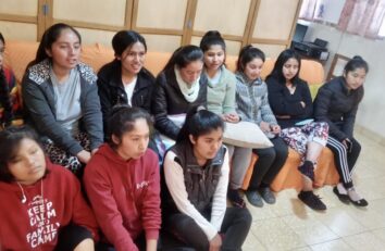 Encuentro virtual con las universitarias de la Residencia “Madre de Misericordia” en Sucre (Bolivia)